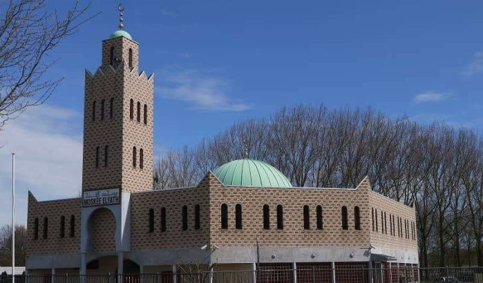 Moskee El-Fath organiseerde Eid ul-Fitr Gebed in garage