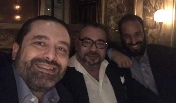 Selfie Koning Mohammed VI en Saad Hariri in Parijs