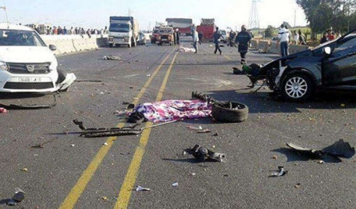 Auto en vrachtwagen knallen tegen elkaar op Marokkaanse snelweg, drie doden