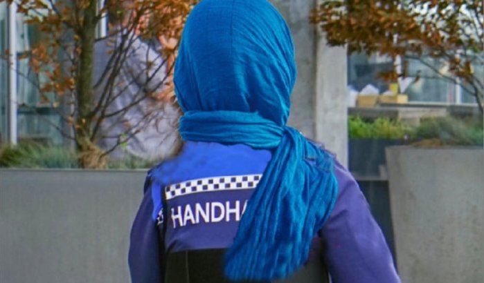 Hoofddoek voor boa's: Amsterdam neemt besluit