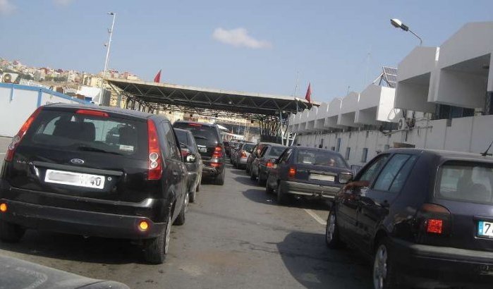 Marokkaanse Nederlander betrapt met 17.000 euro bij grens Sebta