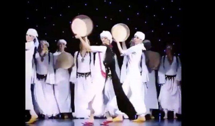 Ierse vrouwen dansen Ahidous (video)