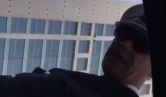 Corrupte politiecommissaris live betrapt in Marokko