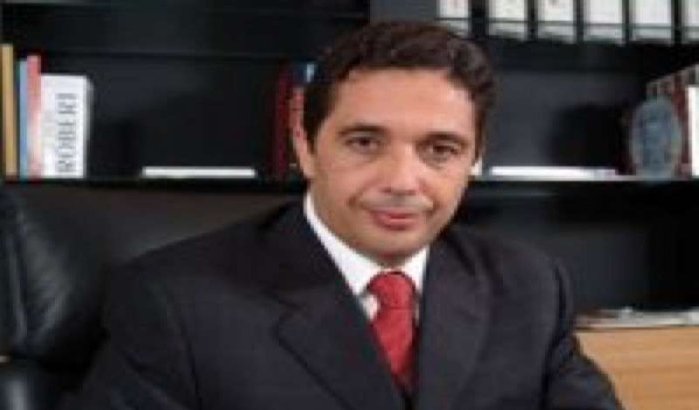 Boek over Koning compromitteert Khalid Oudghiri 