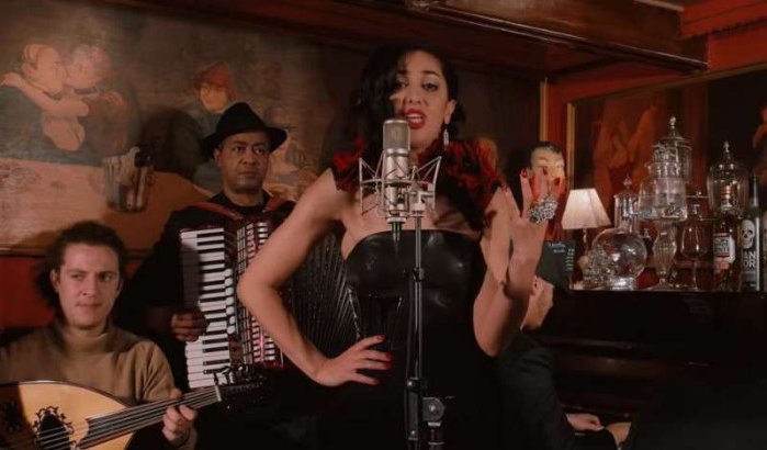 Sarah Ayoub deelt nieuwe song « Nachid Al Houb » (video)