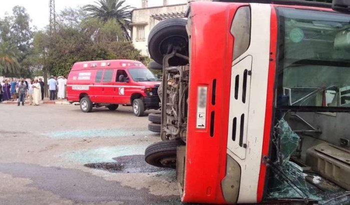 Bus kantelt na ruzie met passagier in Marokko