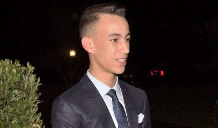 Kroonprins Moulay Hassan in bioscoop Tanger gespot (video)