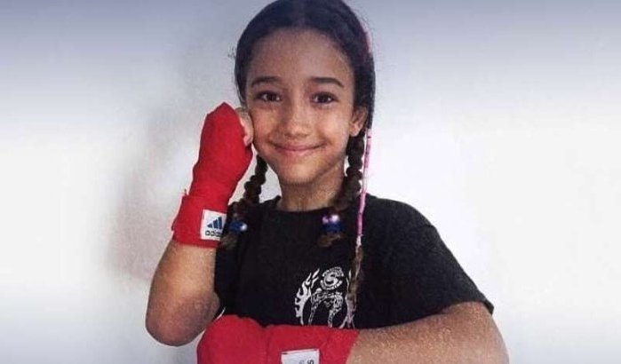 Marokkaanse Maria Oudghiri Arabisch kampioen Shadow kick-boxing