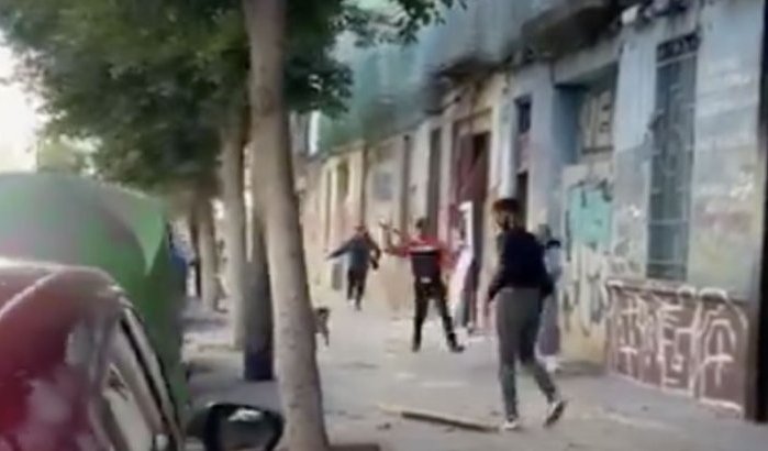 Gewelddadige confrontatie tussen Marokkanen en Algerijnen in Spanje (video)