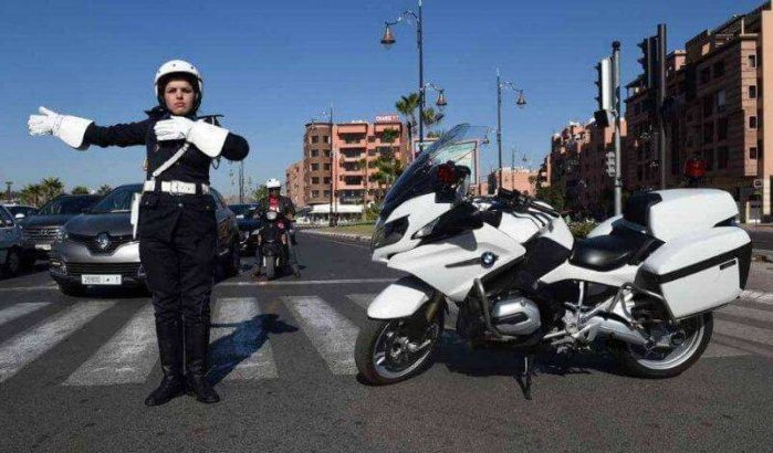 Motorrijder rijdt op twee agenten in in Agadir