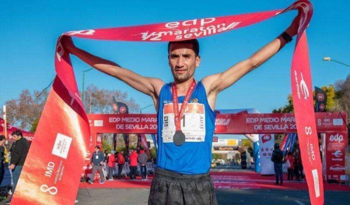 Marokkaan Hassan Oubaddi wint halve marathon Sevilla