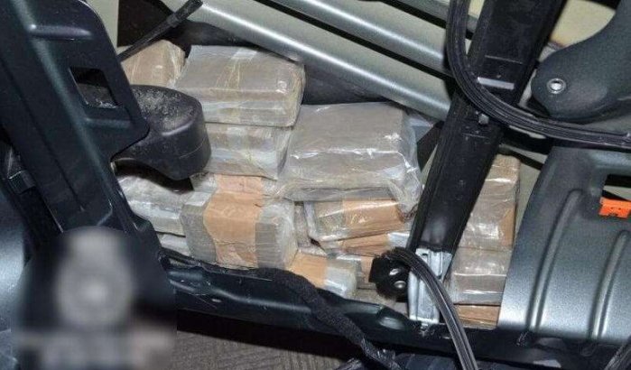 Grens Sebta: 13 kilo drugs in auto gevonden
