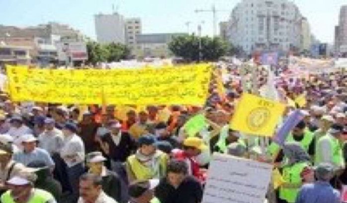 Mars voor de waardigheid, duizenden mensen betogen in Casablanca 