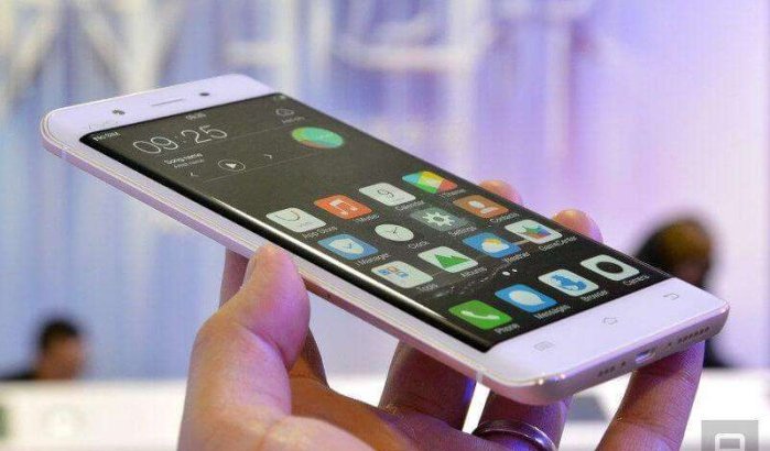 Marokkanen geven fortuinen uit aan smartphones