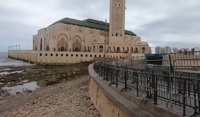 Zwemverbod bij de Hassan II Moskee in Casablanca