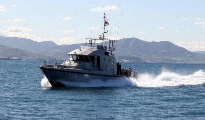 Koninklijke Marine redt Franse zeilboot in nood
