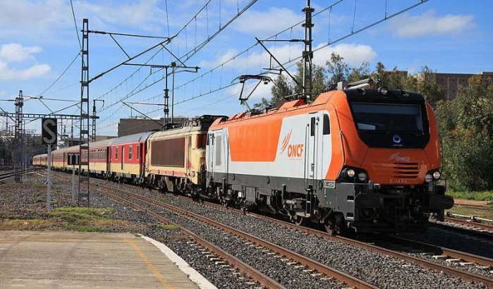 Trein rijdt station Kenitra uit zonder bestuurder