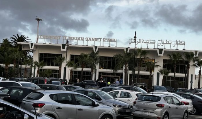 Taxichauffeur terroriseert toeristen bij luchthaven Tetouan