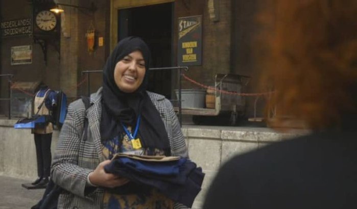 Marokkaanse Laila bekendheid bij Nederlandse treinreizigers