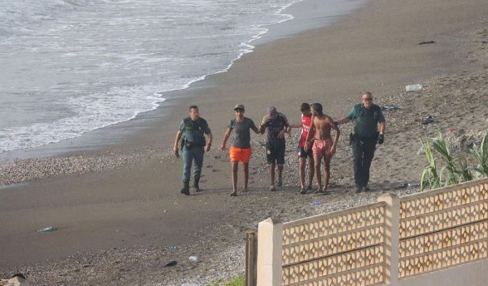 Palestijnen zwemmen van Marokko naar Sebta