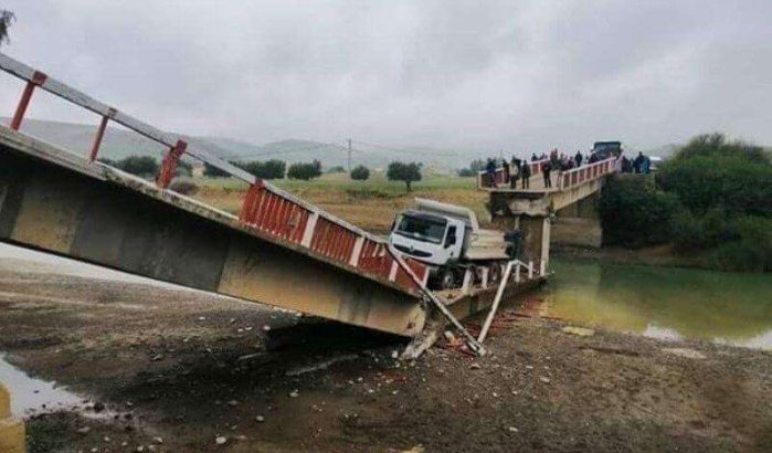 Marokko: man zwaargewond bij instorting brug in Taounate (foto's)