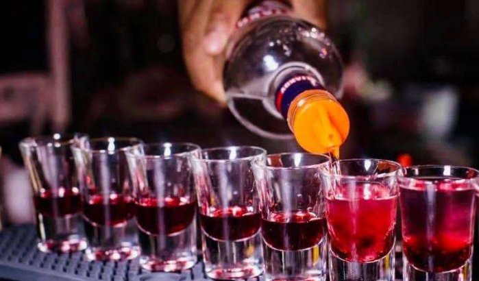 Burgemeester Benslimane organiseert feestjes gemeentehuis
