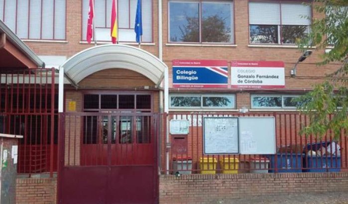 Marokkaan loopt school binnen en bedreigt peuters in Spanje