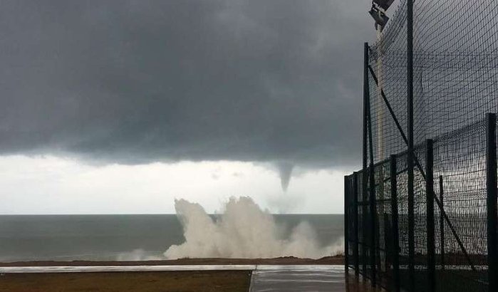 Indrukwekkende waterhoos in Rabat (video)