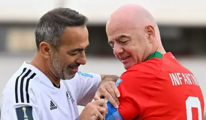 Foto Gianni Infantino veroorzaakt schandaal in Algerije