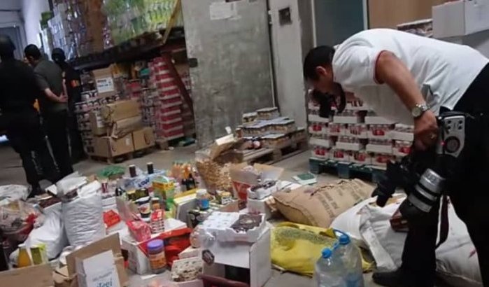 Casablanca: bende verkoopt bedorven voeding op lokale markten