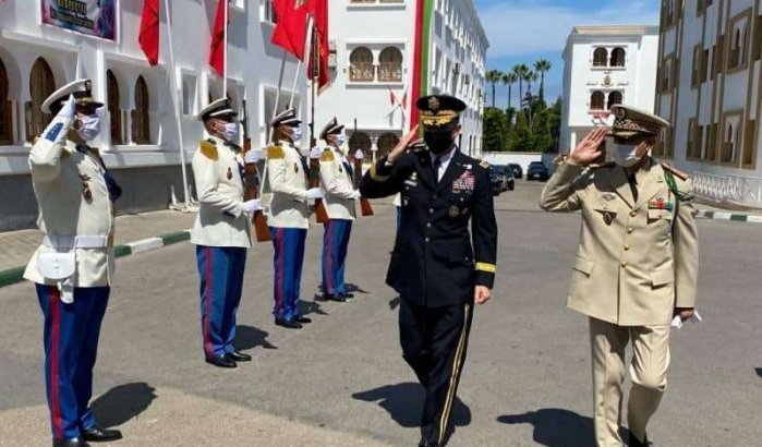 Stafchef Amerikaans leger brengt een bezoek aan Marokko