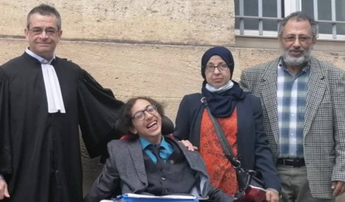 Amine, briljante gehandicapte student, mag in Frankrijk blijven