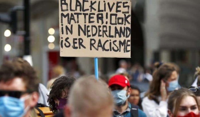 Europese Commissie hekelt racisme in Nederland