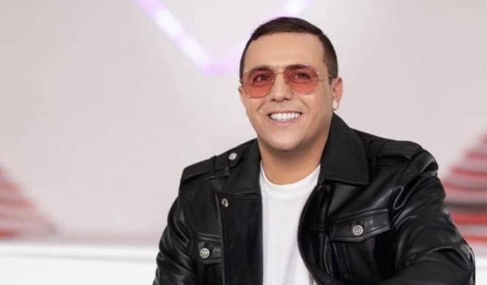 Marokkaans geworden zanger Faudel spot met Algerijnse president