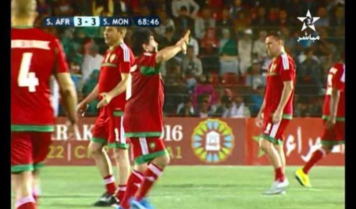 Beelden galawedstrijd met Diego Maradona in Laayoune (video)