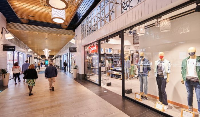 Marokkanen gaan massaal luxe shoppen in Spanje