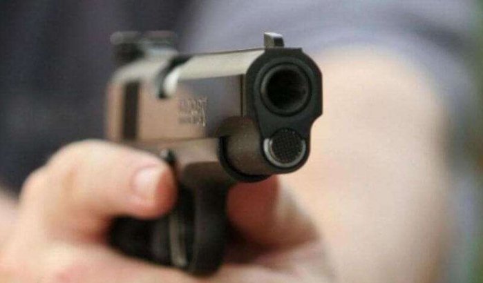 Dronken wereld-Marokkaan bedreigt vrienden met vuurwapen in Casablanca