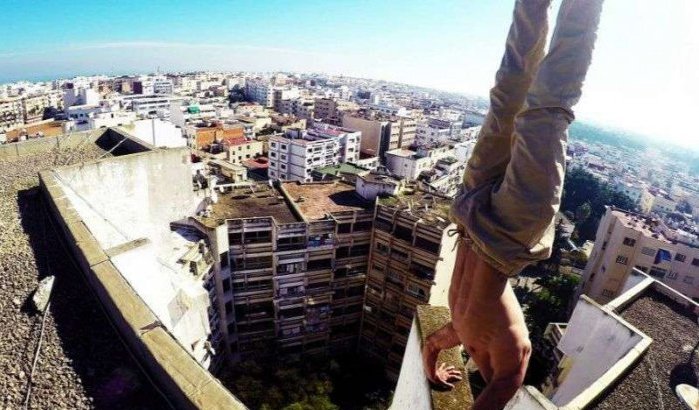 Marokkaanse Spiderman maakt halsbrekende stunts op daken Rabat (video)