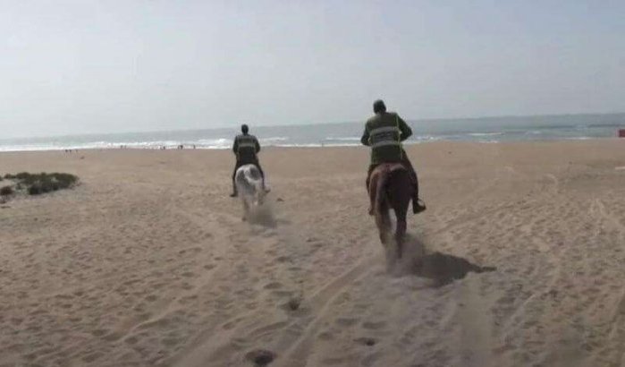 Marokko jaagt op strandgangers tijdens lockdown (video)