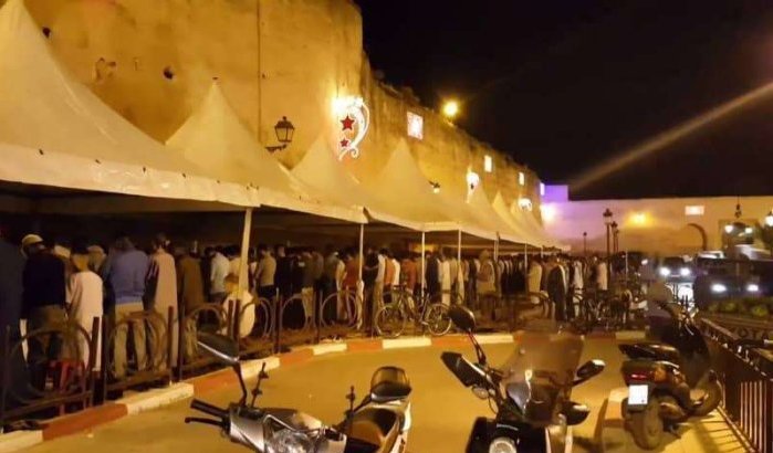 Ramadan Marokko: Tarawih-gebeden in tenten verboden