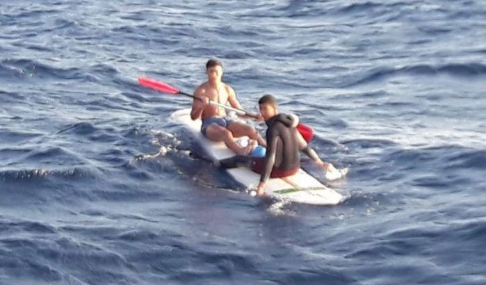 Na jetski 7rig nu surfplank om te emigreren (foto)