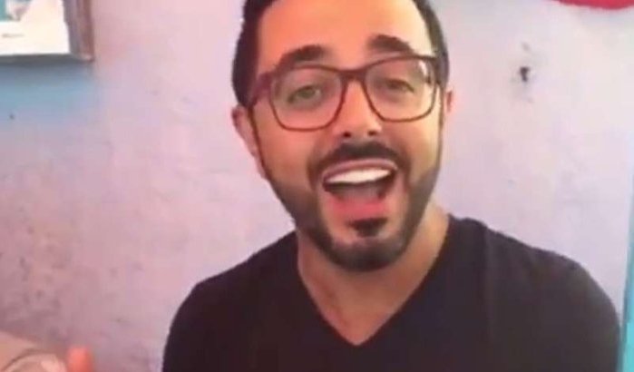 Ahmed Chawki voor even sinaasappelsapverkoper in Chefchaouen