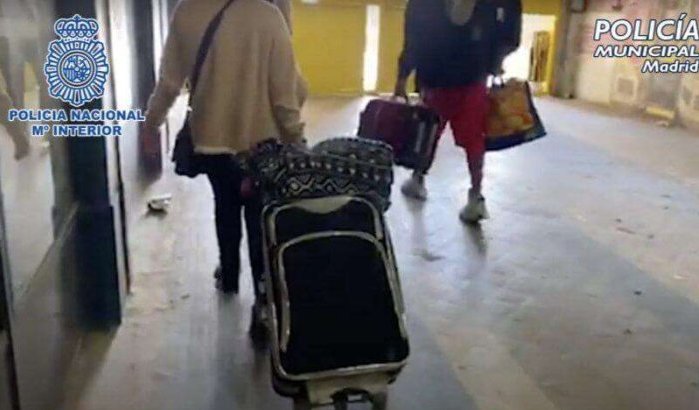 Marokkaanse vrouwen en kinderen in ondergrondse opslagplaats in Madrid gevonden (video)