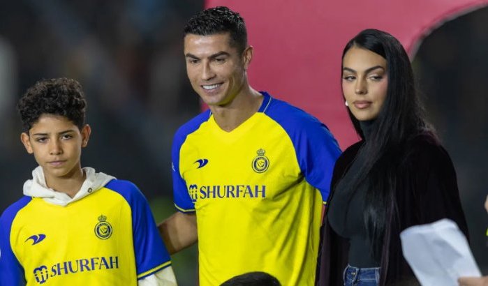Cristiano Ronaldo Jr. verrast met shirt Marokkaanse international (video)