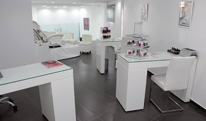 Marokko: waarschuwing voor gevaren cosmetische chirurgie in kapsalons