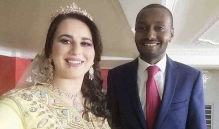 Hajar Raissouni zonder hoofddoek op trouwfeest