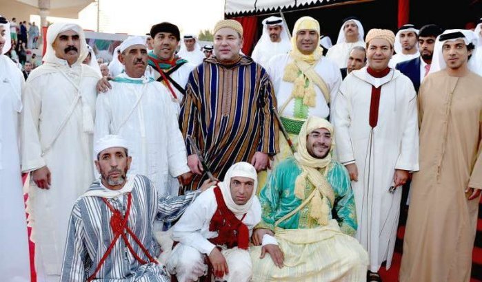 Koning Mohammed VI met 'Tbourida' verwelkomd in Abu Dhabi (video)
