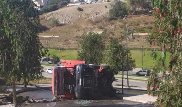Brandweerwagen kantelt in Tanger, meerdere gewonden (video)
