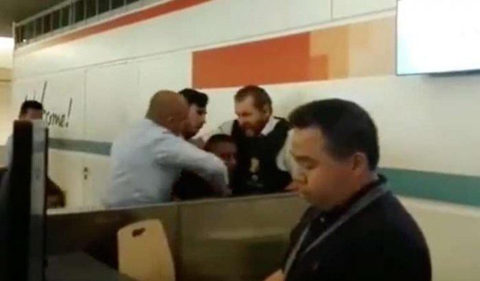 Passagiers uit Marokko woedend, politie Zaventem moet ingrijpen (video)