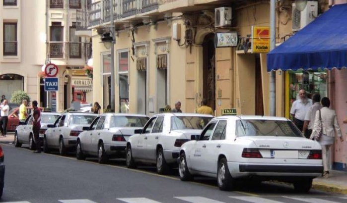 Taxichauffeurs in Melilla willen in Marokko werken